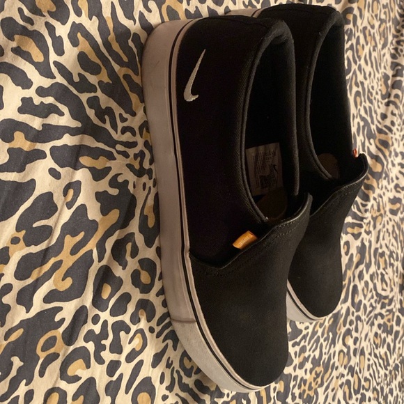Nike canvas shoes - Picture 2 of 5